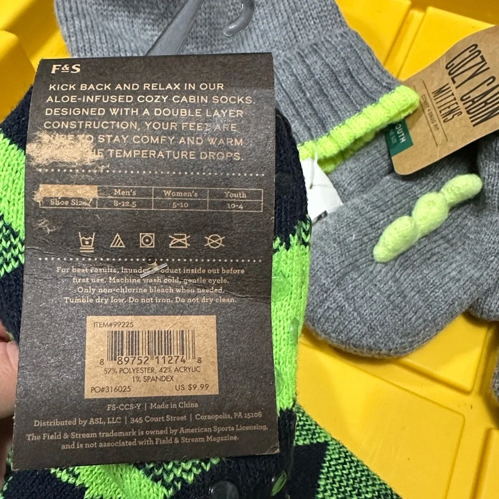 Bundle of 4 Boy Cozy Cabin Youth Gripper‎ Socks Hat and Gloves Thick Warm Gift
